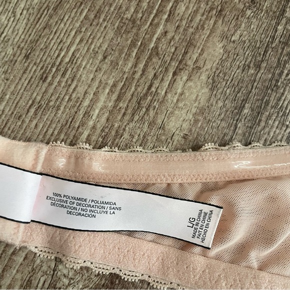 Victoria's Secret Tan Lace Strapless Bra Size Large - Picture 2 of 4